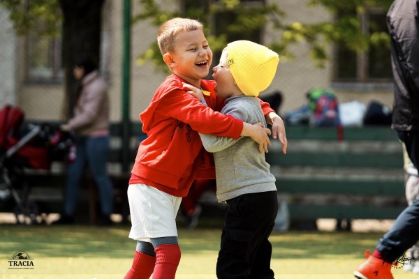 Ajutor de Antrenor fotbal copii (3-10 ani)